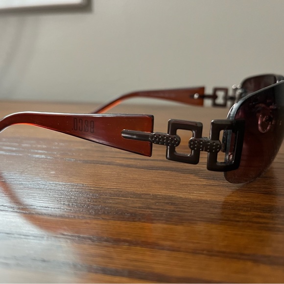 Sunglasses (women’s) - Picture 13 of 13